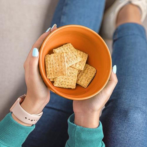 Triscuit Original Whole Grain Wheat Crackers, Vegan Crackers, Healthy Snacks, Lunch Snacks, Party Size, 17 Oz